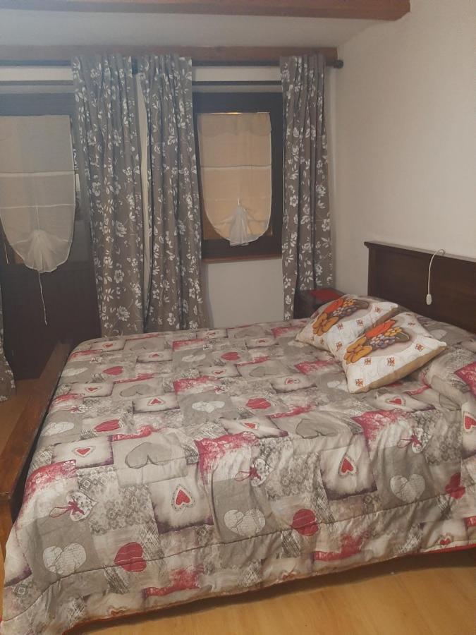 Casa Vacanze Da Lino Nus Bagian luar foto