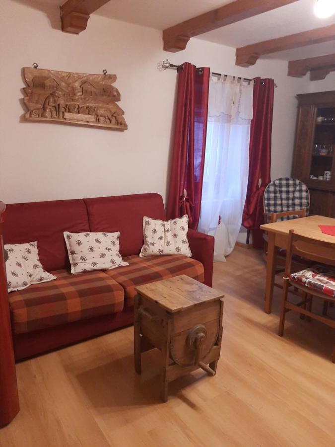 Casa Vacanze Da Lino Nus Bagian luar foto